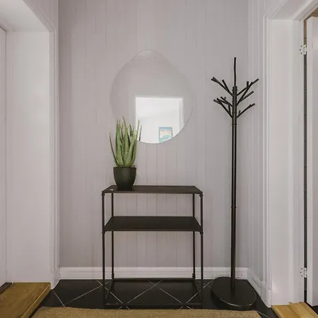 Sjogata, In Apartment