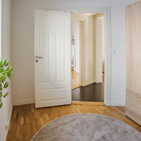Sjogata, In Apartment *