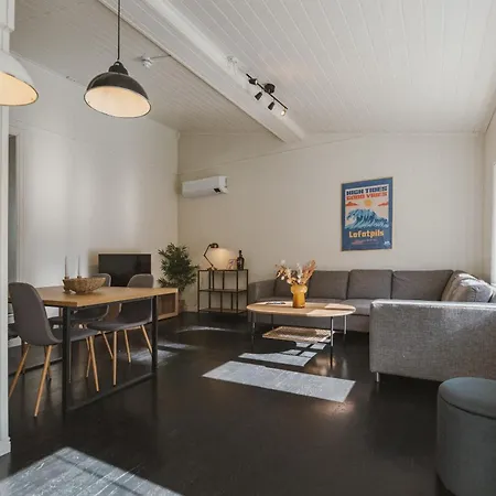 Sjogata, In Apartment Kabelvag